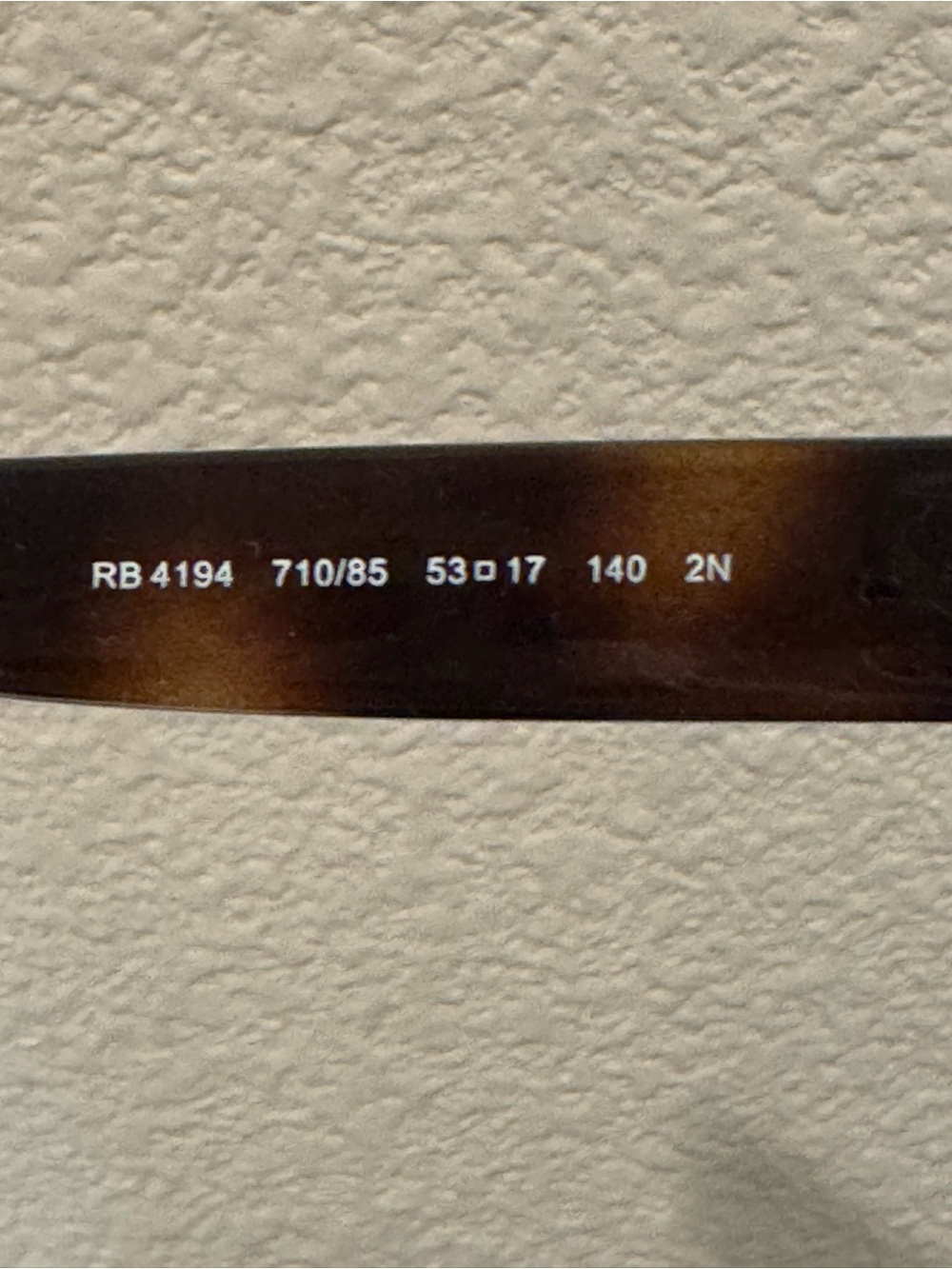 Like New Ray-Ban Brown Tortoiseshell Wayfarer Sunglasses - Picture 11 of 11
